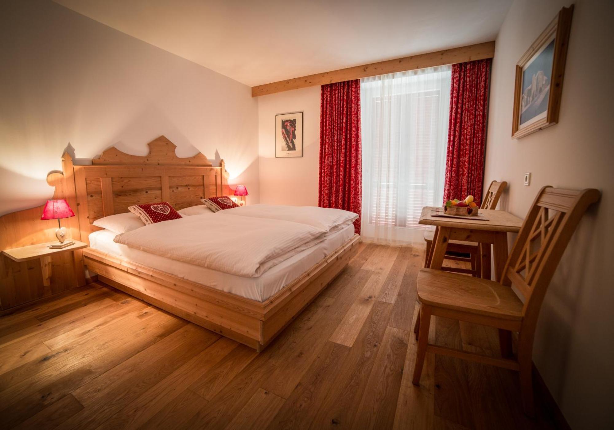 Sapelza Appartementhaus Dobbiaco Kültér fotó